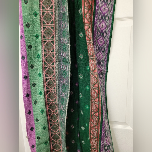 Winter Shawl - Picture 3 of 4